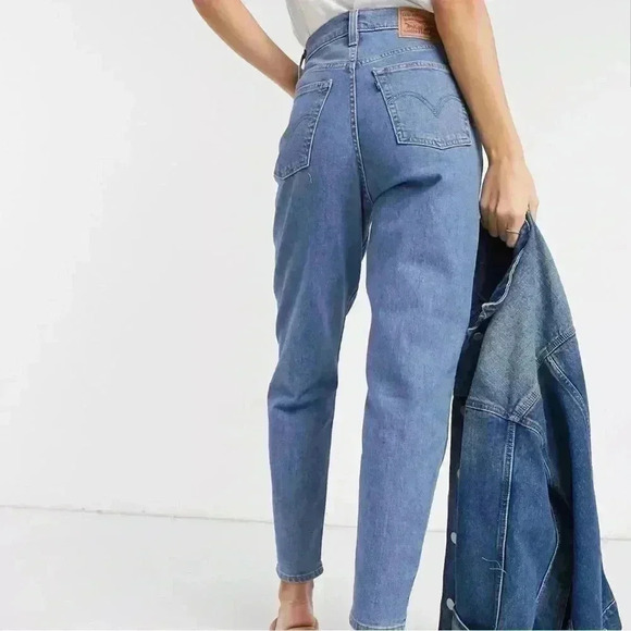 New Levi’s High Waisted Taper Jeans Sz 24 - Picture 3 of 10